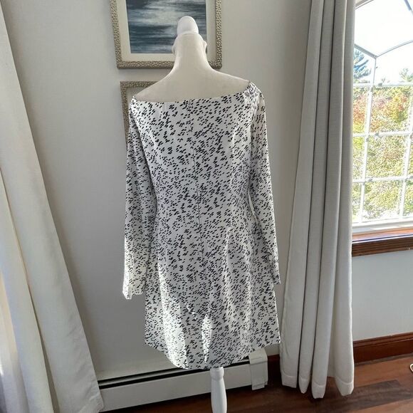 Keepsake white and black design off shoulder dress size large EUC - Picture 4 of 12